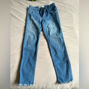 Abercrombie & Fitch High Rise Ankle Jean, size 6R